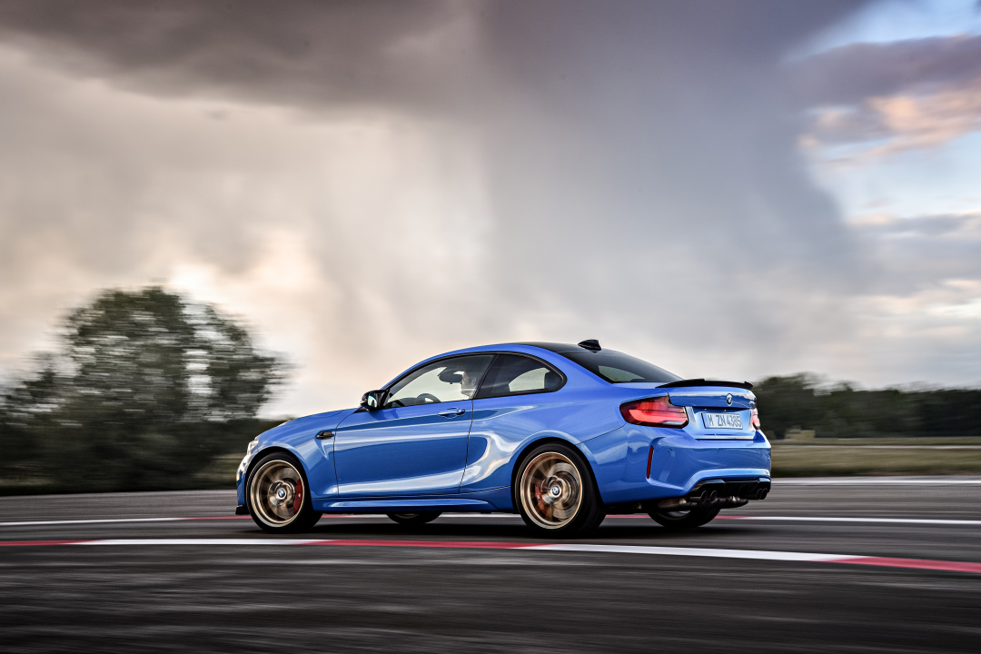 SMALL_P90374209_highRes_the-all-new-bmw-m2-c